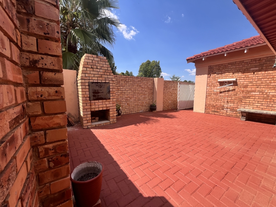 To Let 2 Bedroom Property for Rent in Doringkruin North West